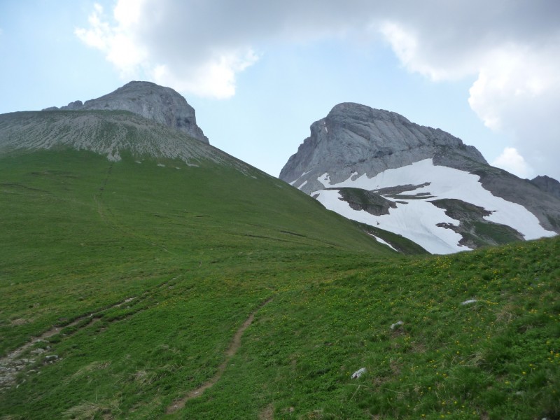 #2 pointe d pointe d'areu : Entre les deux sommets, le col de la Forclaz.