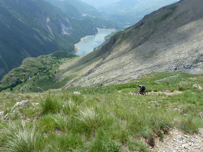 Emparis : Les Clots et le lac du Chambon en bas