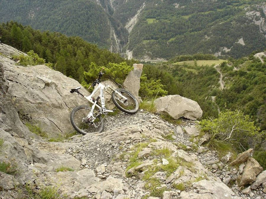 Jour 3: Chaud, l'épingle! : Le genre d'épingles où il est préférable de passer à pied si on ne la sent pas!!!
Dessous, c'est "gaz!"