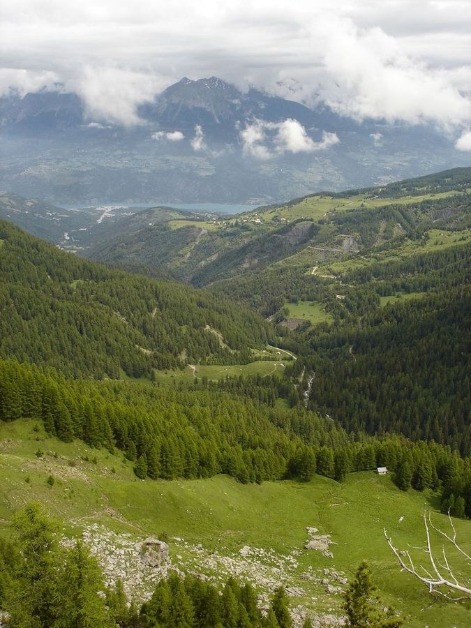 Jour 3: Cabanes : Pérouyère et Grande Cabane.
Au fond, le lac et le mont Guillaume