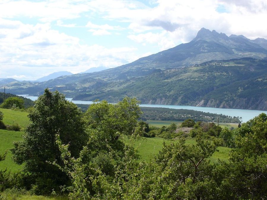 Jour 2: Rive gauche : Après avoir franchi la Durance, le lac et les aiguilles de Chabrières