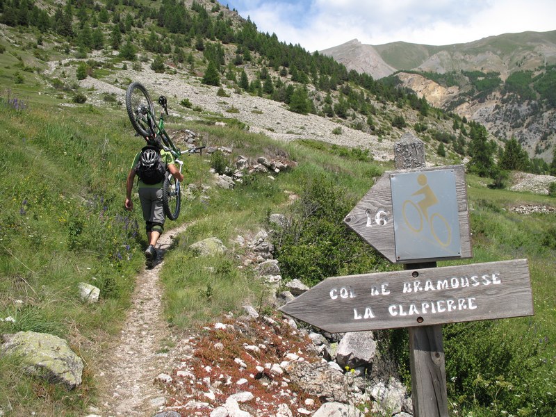 2ième passage : début du sentier au hameau du Villard