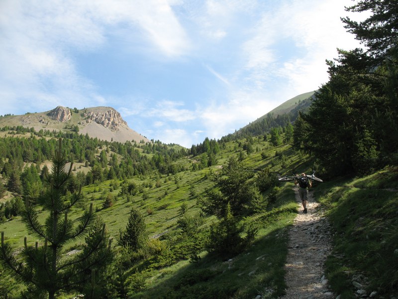 Montée au Col de Bramousse : portage