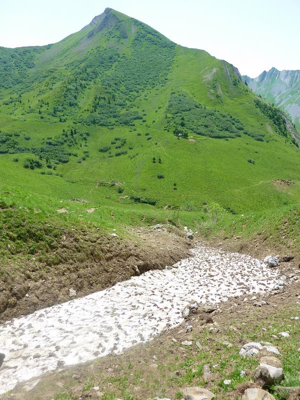 #10 Armène : Face à la pointe des Arces, dernier névé du versant sud Armène : Face à la pointe des Arces, dernier névé du versant sud