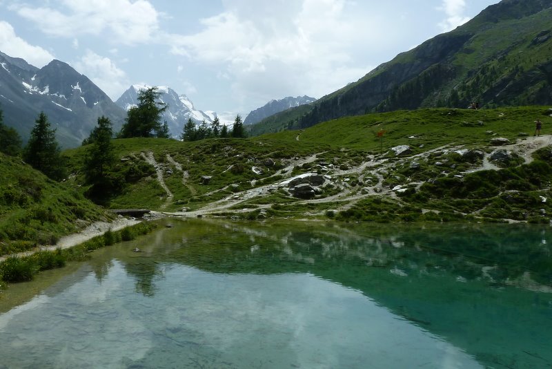 Lac Bleu : Le lac Bleu et le Mt Collon au fond