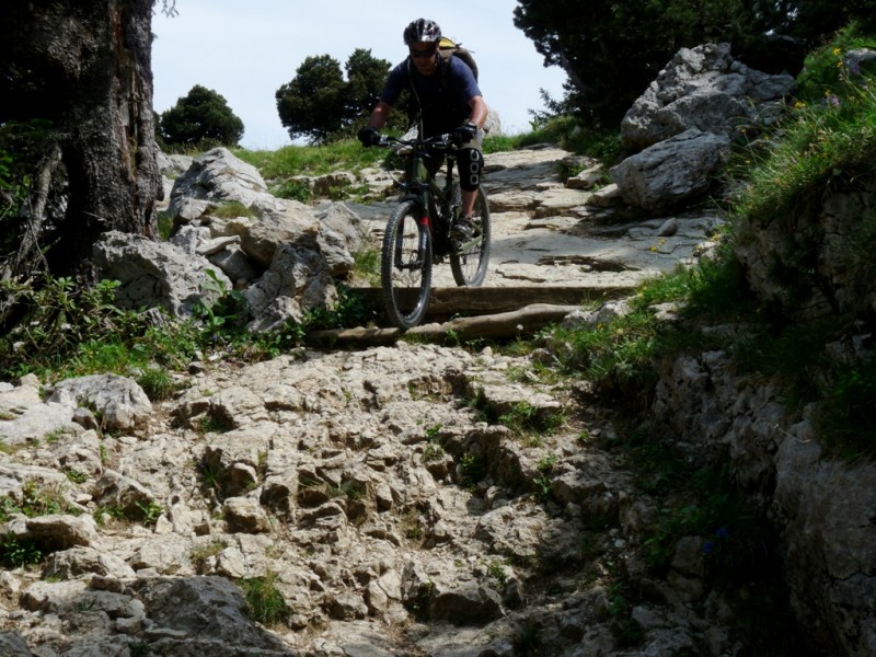 #8 Descente : une vrai terrain chratroussien. Descente : une vrai terrain chratroussien.