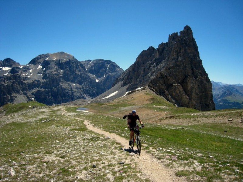 #5 Col des Méandes : Il ne faut pas se fier aux apparences : ce sentier est INROULABLE ! Col des Méandes : Il ne faut pas se fier aux apparences : ce sentier est INROULABLE !