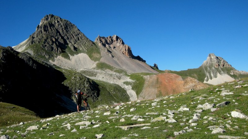#24 le Mont Cula : fin de la montée sous le Roc Rouge le Mont Cula : fin de la montée sous le Roc Rouge