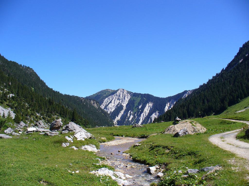 #1 Vallée des Avals : Vue sur la Dent du Villard Vallée des Avals : Vue sur la Dent du Villard