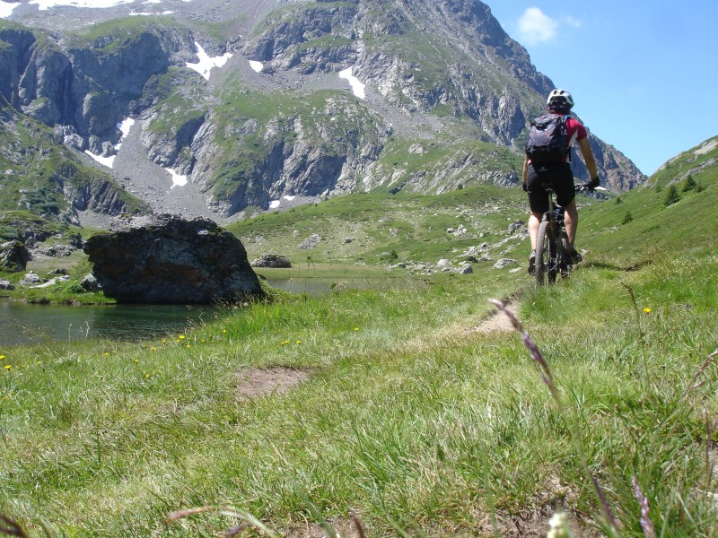 #6 Oh, un vtt : ça roule, mais un peu technique parfois sur cette partie! Oh, un vtt : ça roule, mais un peu technique parfois sur cette partie!