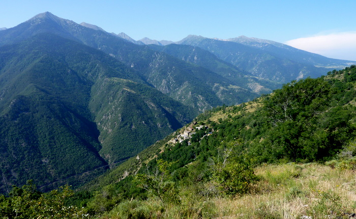 #7 Descente sur Llar : le village suspendu ! Descente sur Llar : le village suspendu !