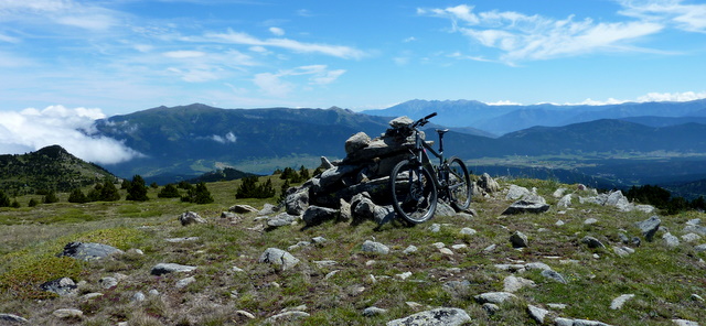 Panoramique : sur le Madres et le Canigou