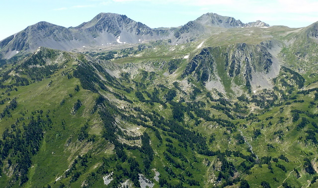 #4 Les Pérics : et les site des Camporells (les étangs sont cachés par la Muntanyeta) Les Pérics : et les site des Camporells (les étangs sont cachés par la Muntanyeta)