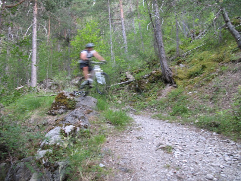 #7 jump : Guillaume à vu un gros cailloux tremplin - partie basse de via novo jump : Guillaume à vu un gros cailloux tremplin - partie basse de via novo