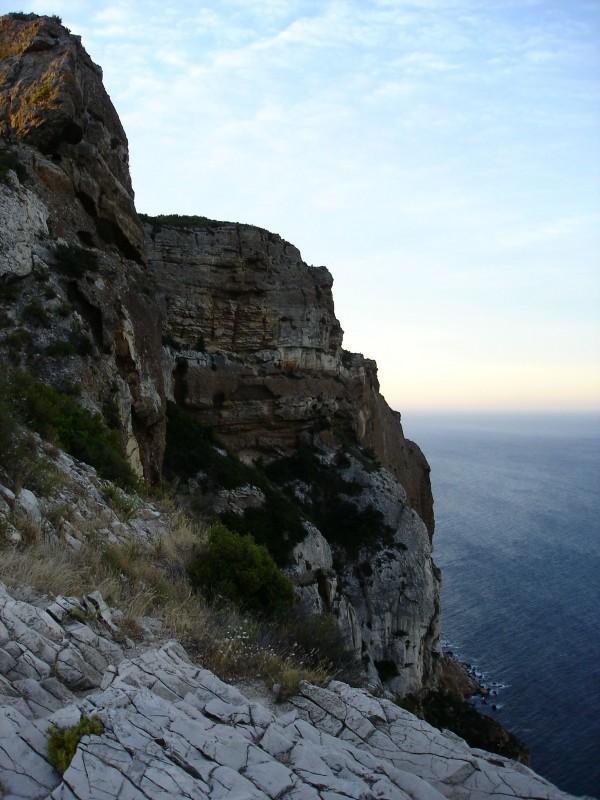 #5 Falaise : Juste avant le portage sur la crête, en plein vent. Falaise : Juste avant le portage sur la crête, en plein vent.