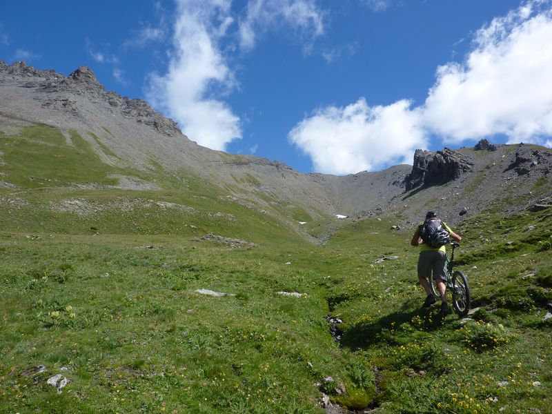 #3 Bientôt le col de Rasis : On bifurque à droite Bientôt le col de Rasis : On bifurque à droite