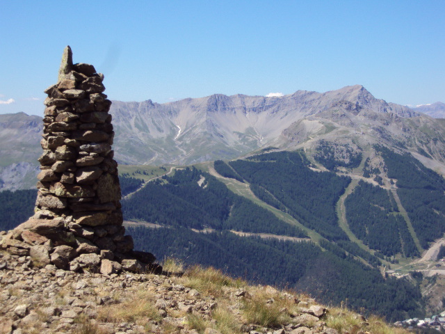 #11 les balcons : auron au fond les balcons : auron au fond