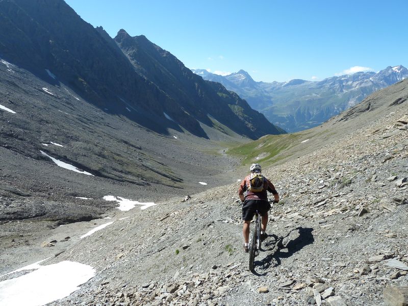 Col de Bramanette : Malheureusement ça se termine bientôt. Ca re-roule un peu avant la prairie du plat