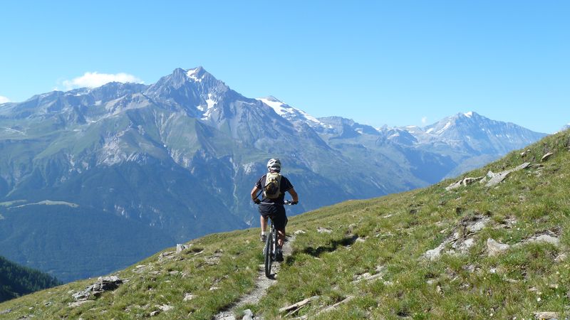 Dent Parrachée : Pas mal pour finir la vue au dessus des chalets de Bramanette