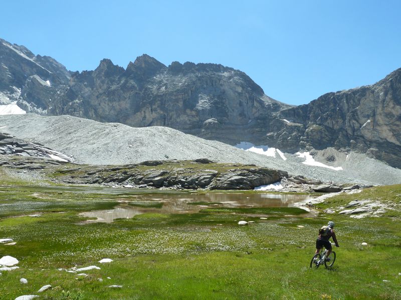 Rochers Cornus : Un peu de calme au bord de l'eau