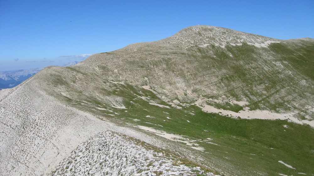 La ligne de crêtes roulantes : entre la Tête du Lauzon et le col 2302m