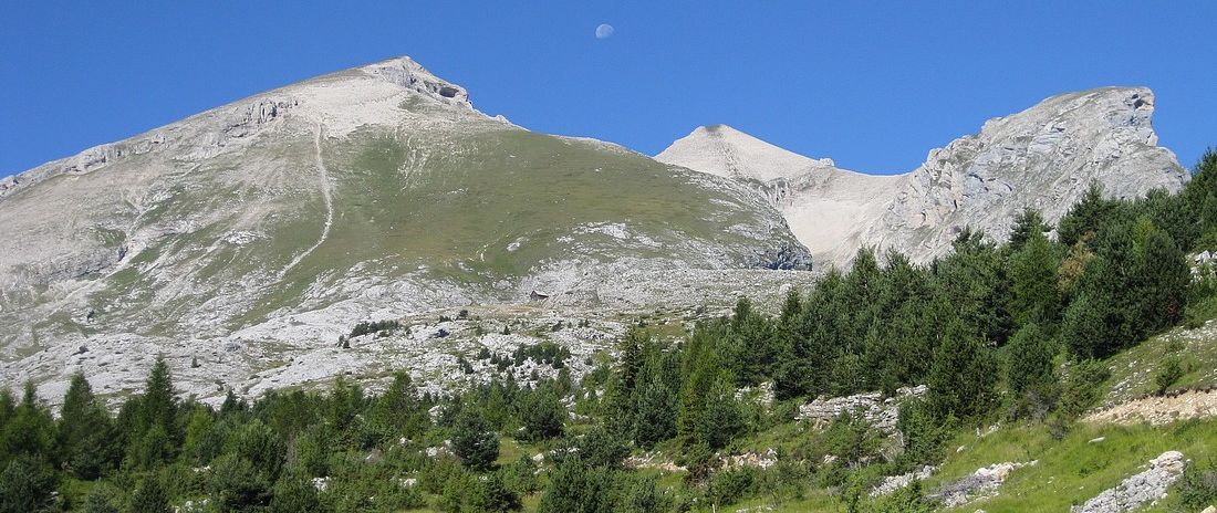 De gauche à droite : Rocher Rond, Tête de Plate Longue, Roche Courbe