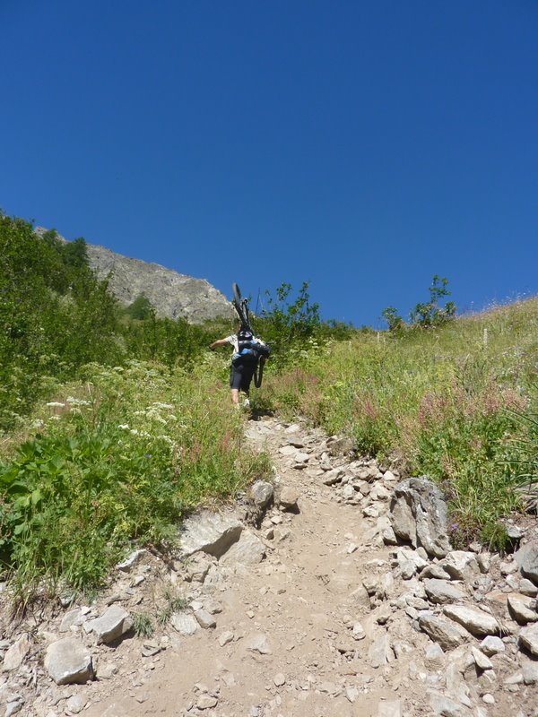 Départ du sentier : C'est bien par là !