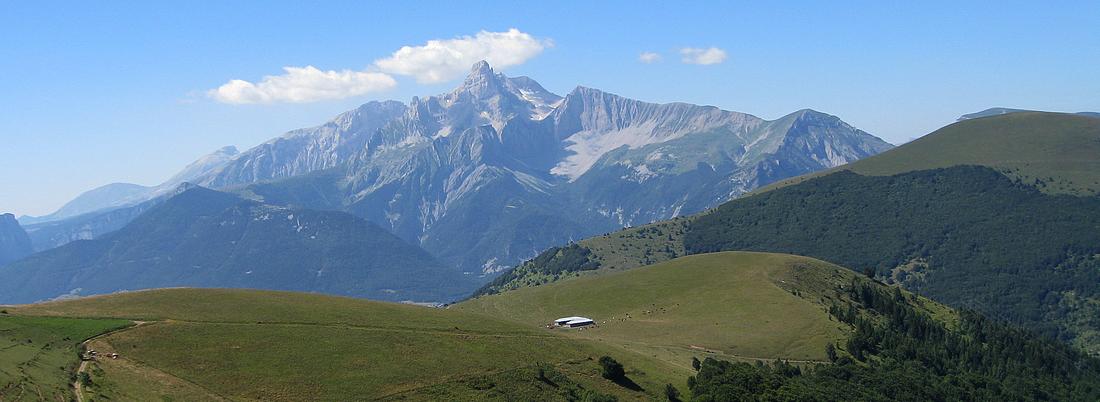 #5 Bergerie de Haut col : Et l Bergerie de Haut col : Et l'Obiou en toile de fond