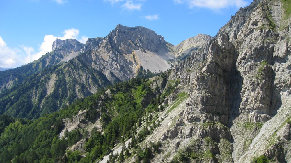#5 Pas des Bachassons au loin : vu depuis la descente de Quinquambaye Pas des Bachassons au loin : vu depuis la descente de Quinquambaye
