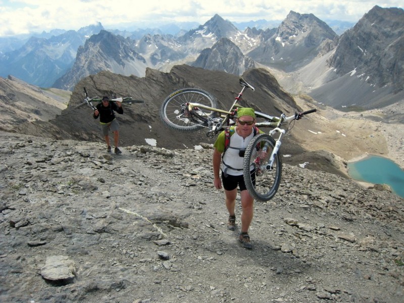 #13 Tête de la Frema : deux techniques de portage Tête de la Frema : deux techniques de portage