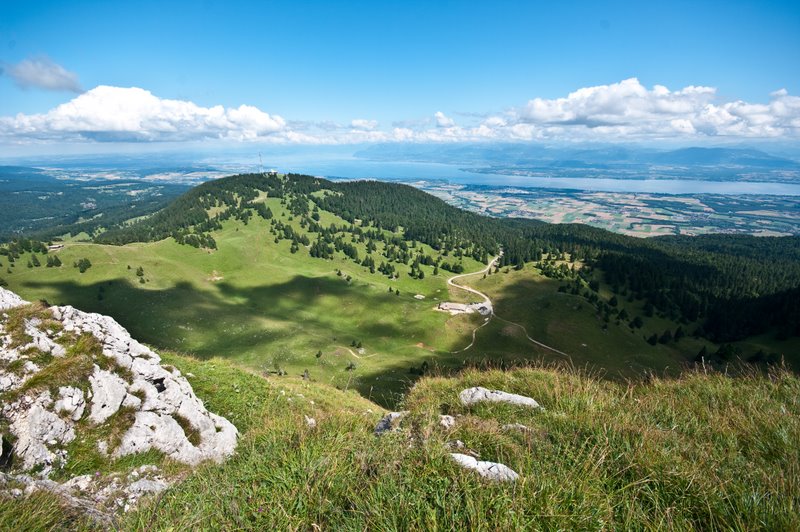 #1 Le sommet : Avec vue sur le lac Léman et les Alpes :D Le sommet : Avec vue sur le lac Léman et les Alpes :D
