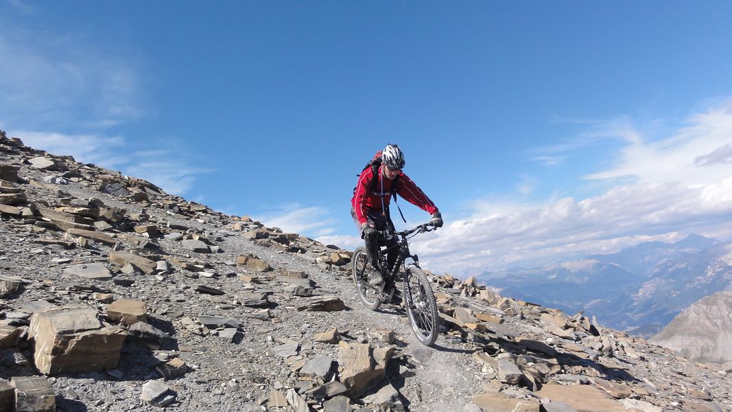 Descente épaule Sud-Est : Départ du sommet !