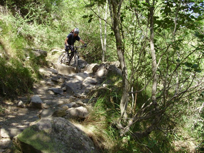 #12 Descente sur les Borels : Raph dans un des passages "chanlenge", sa engage ! Descente sur les Borels : Raph dans un des passages "chanlenge", sa engage !