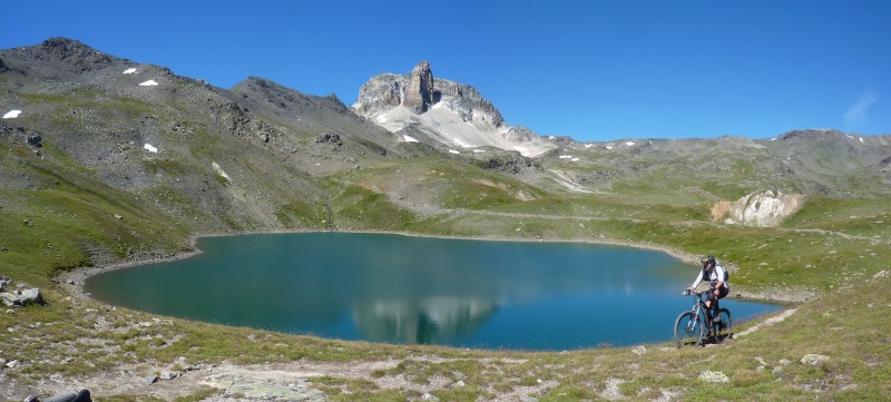 Panorama au Lac Rond : Juste en amont du refuge du Thabor