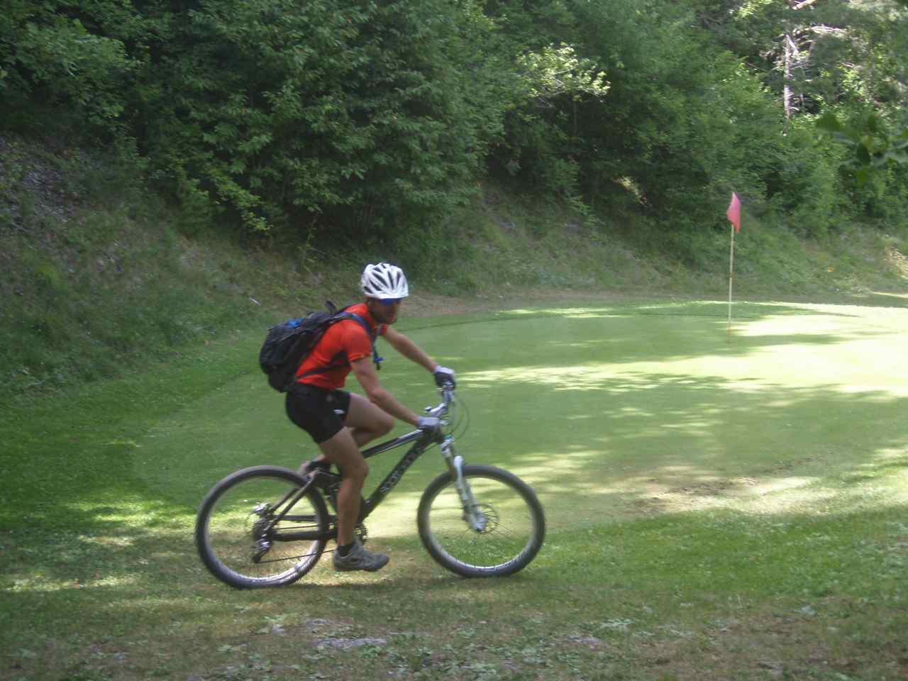 #23 Une spécialité du 06 : un p... de terrain de golf au milieu de nulle part......... Une spécialité du 06 : un p... de terrain de golf au milieu de nulle part.........