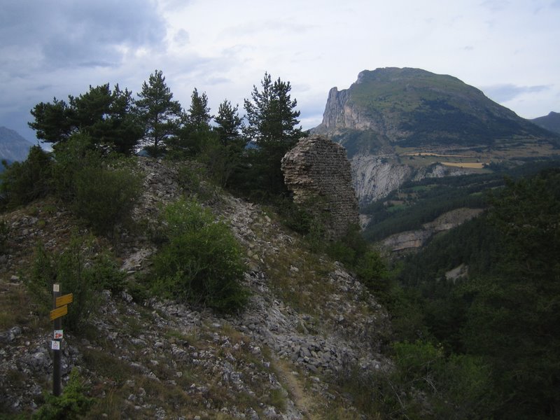 #1 Les Ruines de Malmort : avec le St Gicon au fond Les Ruines de Malmort : avec le St Gicon au fond