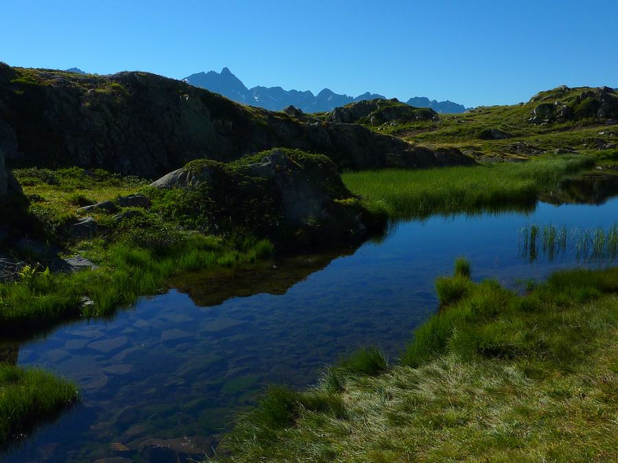 Lac Faucille : Lumière du soir, Belledonne à l'ombre