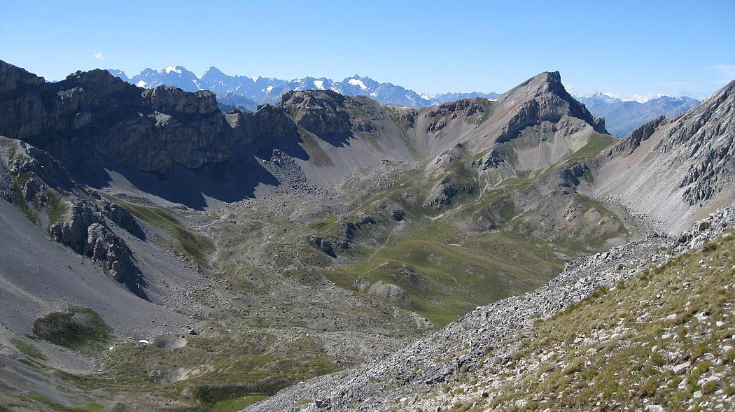 #6 Vue sur le lac des Peygus : et col des Peygus Vue sur le lac des Peygus : et col des Peygus
