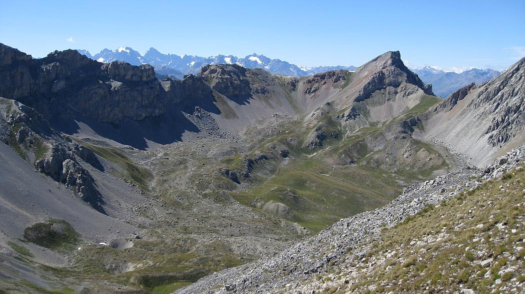 Vue sur le lac des Peygus : et col des Peygus