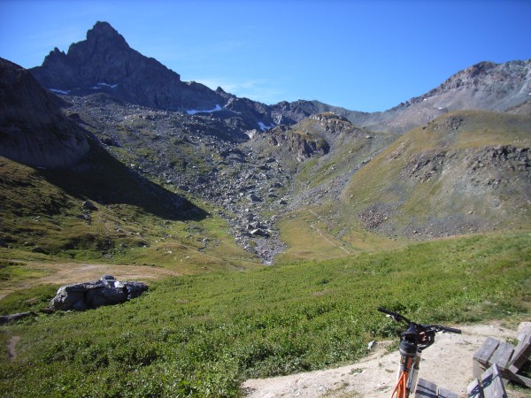 Toillies et col de la noire : Pause café au refuge de La Blanche