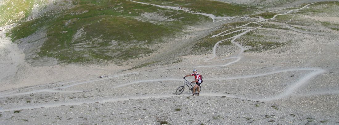 Les beaux lacets : du col Girardin