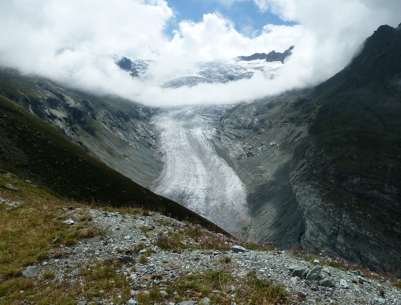 #1 glacier de ferpécle : entre les nuages glacier de ferpécle : entre les nuages