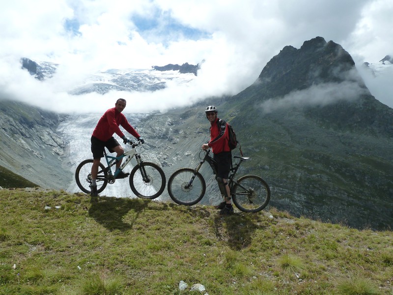 #2 nous y voila : merci pour la photo juste je suis devant le glacier ;o( nous y voila : merci pour la photo juste je suis devant le glacier ;o(