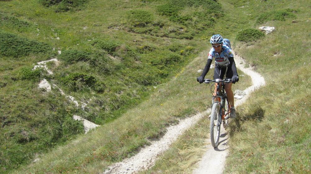 #13 Descente du col du Tronchet : sur sol blanc Descente du col du Tronchet : sur sol blanc