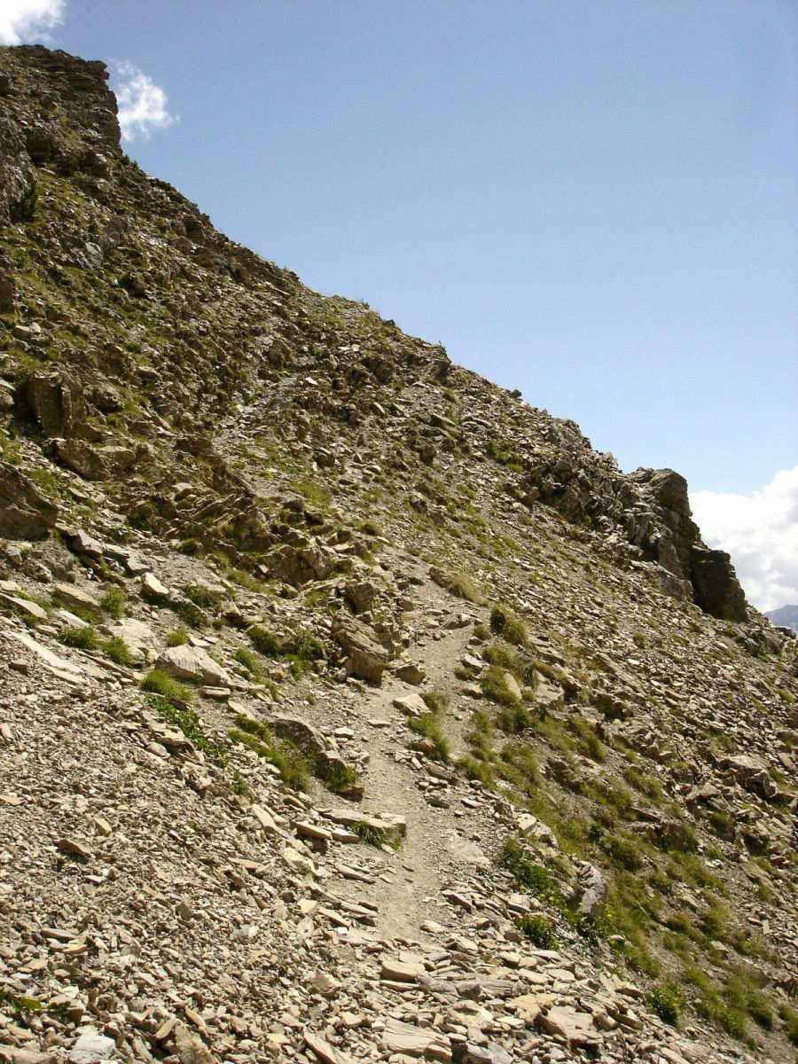 #12 Portage obligatoire : Sous le col de la Pare Portage obligatoire : Sous le col de la Pare