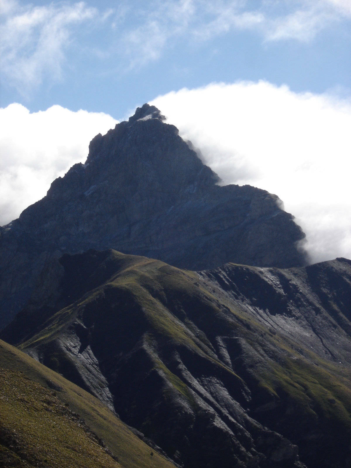 #9 Fumée : Cime du col Haut et Montagnette, fumante! Fumée : Cime du col Haut et Montagnette, fumante!