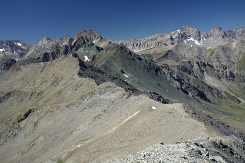 Crêtes du Cristillan : on devine le cheminement jusqu'au col sud du Cristillan