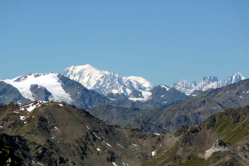 Dreizehntenhorn : Et même le massif du Mt Blanc plus loin