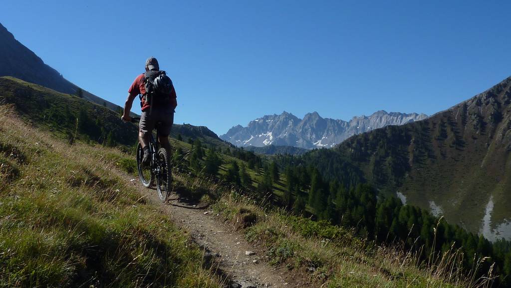 Sentier du col Fromage : Al sur fond de Font Sancte et Heuvières