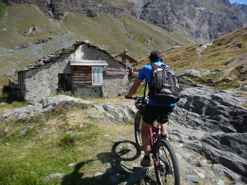 #2 Col Lauson : Arrivée à Lévionaz Désot, entrée du vallon. Col Lauson : Arrivée à Lévionaz Désot, entrée du vallon.